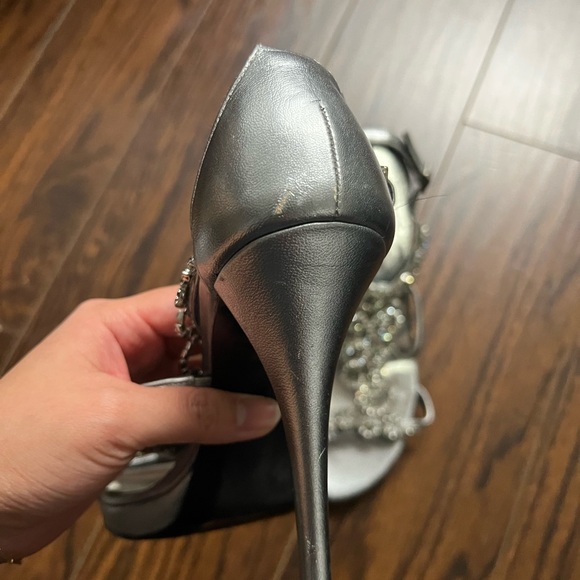 Stuart Weitzman Silver Embellished Women's Heels - Picture 5 of 8